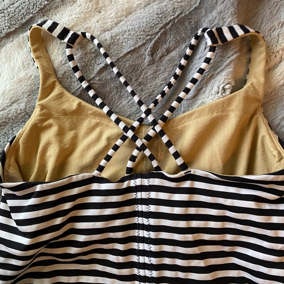 RARE Lululemon stripped tank top - Picture 3 of 4